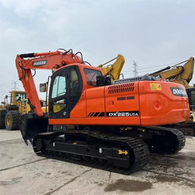 Cina Escavatore da 22 tonnellate Doosan DX225LC Corea con linea di martello in vendita