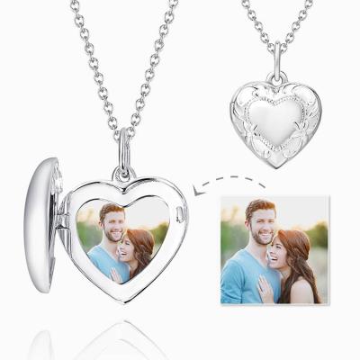 China TRENDY Mother's Day Embossed Photo Heart Shaped Pendant Clamshell Pendant Necklace for sale