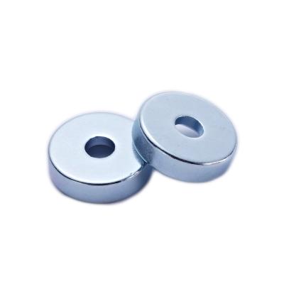 China Industrial Magnet N52 15*3mm Countersunk Hole Disc Neodymium Magnet for sale