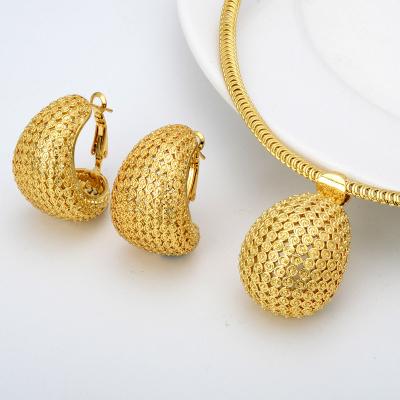 China Fashionable Wholesale Trendy High Quality Dubai Jewelry Set 18k Gold Jewelry Sets for sale