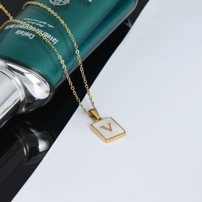 China New Arrival FASHIONABLE Custom Logo Necklace Gold Chain Initial Letter Pendant Necklace Pendant for sale