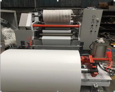 China LC-FQ-C700 tapezieren der Rückspulenmaschine des Strohs das aufschlitzende hydraulische Laden, das Servomotor 3 Servo oder 4 abwickelt zu verkaufen