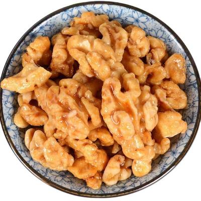 China High Quality Nutritious Amber Hulled Natural Walnuts Kernels Nuts Block Nuts Fresh Kernels Dry Raw Healthy And Nutritious Food A Grade for sale