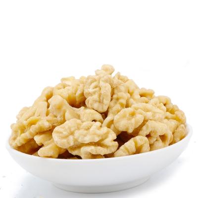 China Nutritious High Quality Light Walnut Kernels Low Price Peeled Walnut Kernels And Peeled Walnut for sale