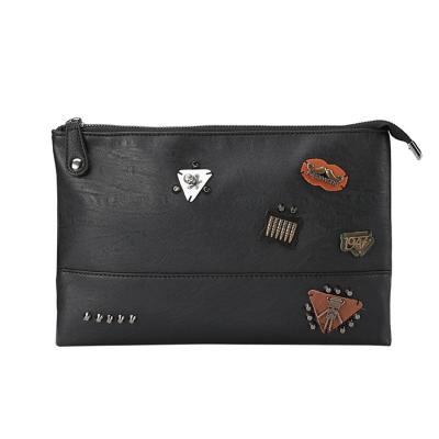 China PU factory price fashion metal rivet men throw bag high quality handbag vintage leather high quality clutch bags two use big for sale