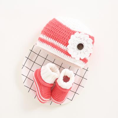 China 2021 Lightweight Luxury Soft Knitted Baby Hats Backed Kids Winter New Designer Boots Custom Made Shoes Wholesale High Quality Set for sale