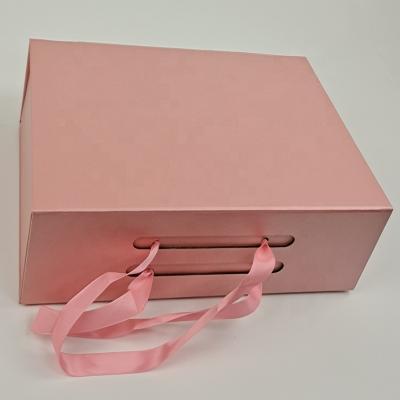 China Luxury Recycled Materials Cardboard Foldable Shoe Box With Handle Packaging Box For Shoes for sale