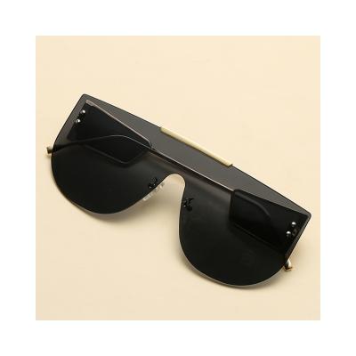 China 2021 Personality Trend Fashionable New Metal One-Piece Wide Temple Sunglasses for sale