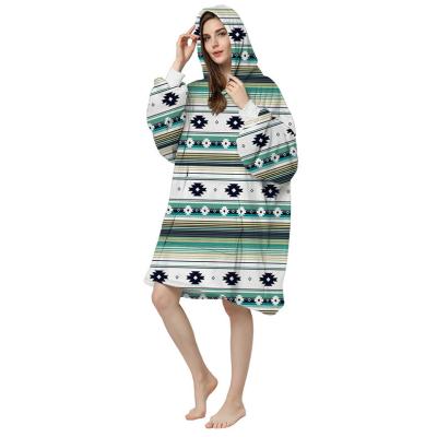 China 100% Polyester Customized Wearable Blanket Hoodie Oversized Fleece Hooded Blanket for sale