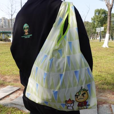 China New Style Collapsible Foldable Shopping Bag Reusable 190T Polyester T-shirt Washable Shopping Bag With Zipper for sale