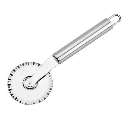 China Sustainable Stainless Steel Pizza Cutting Round Baking Tools Handheld Pizza Cutter Pancakes Cake Pizza Cutter Wheels for sale