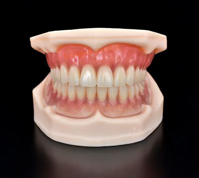 China Quadro de metal rosa branco Dentadura natural de ajuste completa Dentadura de precisão à venda