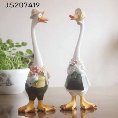 China Cute Novelty Home Ornament Resin Crafts Decoration Duck Figures Mini Animal Gift Ornament for sale