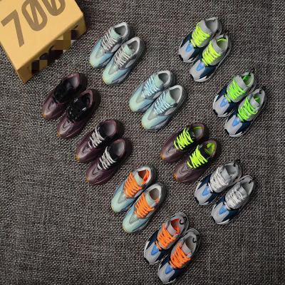 China Pendants/Accessories 1/6 Shoe 3D Model for Yeezy 700 Limited Edition 3d MINI Shoe Key Chain for Yeezy 350/700 mini shoe with box for sale