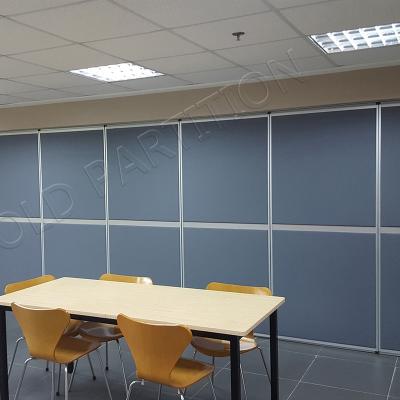 China Traditional Classroom Partition Divider Wall Folding Mobile Soundproof Conference Room Acoustic Sliding Functional Panel for sale