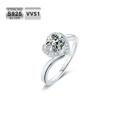 China Romantic Heart Shape Diamond VVS1 Couple Engagement Wedding 925 Sterling Silver Moissanite Ring for sale