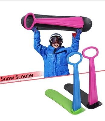 China Scooter de trineio de neve de plástico Snowboard de esqui dobrável para esportes de inverno 36 * 32 * 10 polegadas Tamanho à venda