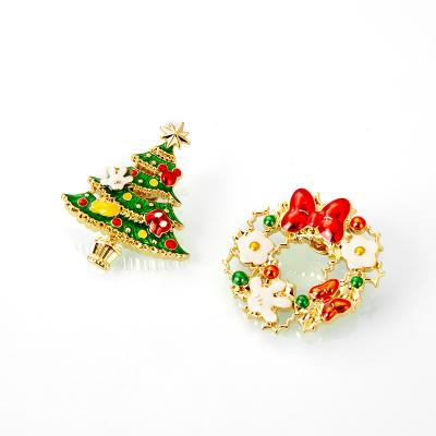 China Metal Garland Christmas Bow Holiday Atmosphere Christmas Tree Metal Badge for sale