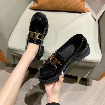 China Height Increasing 2021 New Spring Sleeve Small Leather Shoes Women's Thick Heel Loafers Leather Women's Shoes for sale