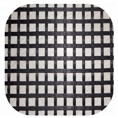 Chine polyester Geogrid de Geogrid d'ANIMAL FAMILIER de 200m pour le modèle 3d Design 6m large des routes 3m à vendre