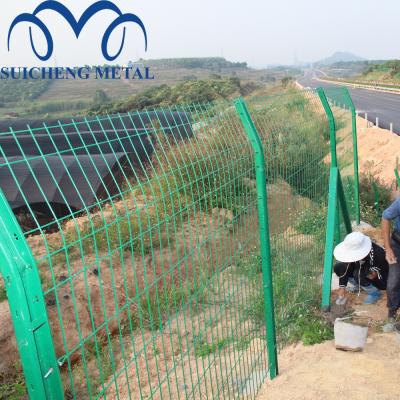 China Easily Assembled Zambia Game Wire Mesh /welded Wire Mesh Farm Fence With Round PVC Coated Fence Post for sale