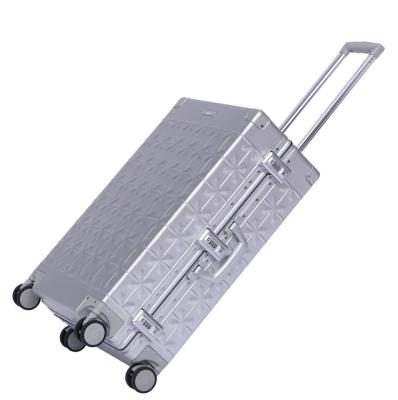 China Newest Design Good Quality Cuboid Aluminum Frames 28 Inch OEM Fashion Luggage Travel Filter for sale