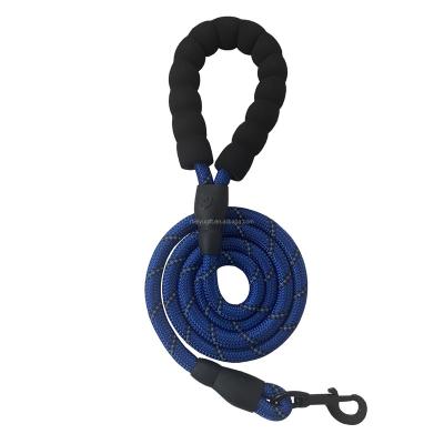 China Large Reflective Warm Reflective Climbing Strong Rope Dog Leash for sale