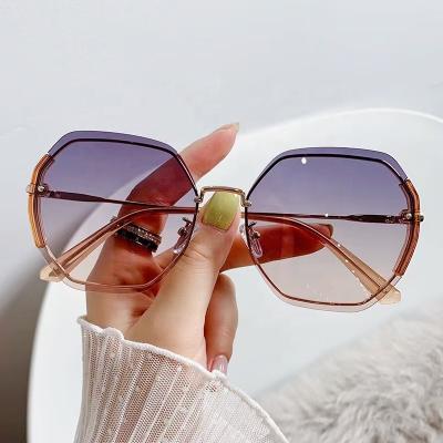 China 2021 Optical Stores Hot Sale Fashion Polarized Lens Women Sunglasses for sale