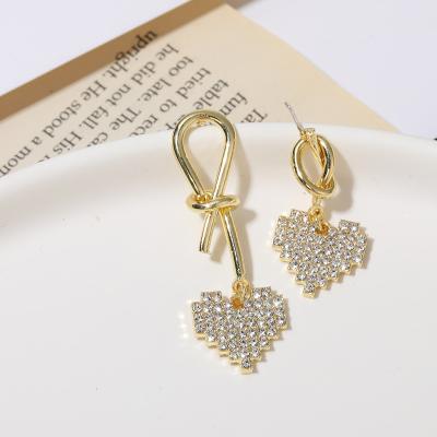 China Hot Sale Fashion Style Asymme Heart Knot Studs Earrings Rhinestone Heart Earring For Lover Gifts for sale