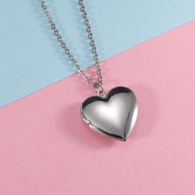 China CLASSIC Chain Necklace Heart 45cm Photo Frame Stainless Steel Pendant Necklace for sale