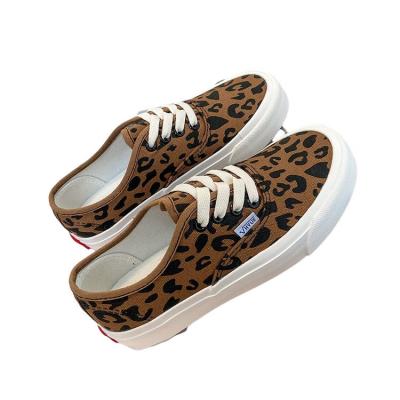 China Fashion Trend Leopard Print Women's Shoes Central Institute of Statistics Low Student Ladies Canvas Shoes Flat Women for sale