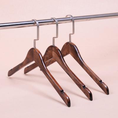 China With notches fabricate wooden hangers for clothing hangers with logo for sale