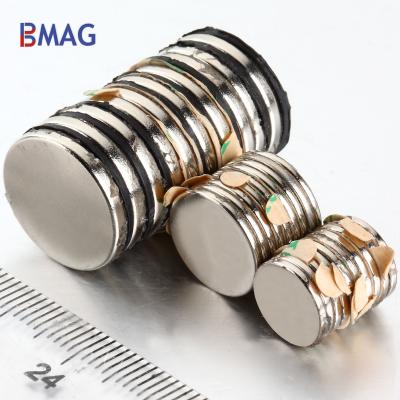 China Industrial Strong Magnet N52 Neodymium Disc Magnet With 3M Adhesive for sale