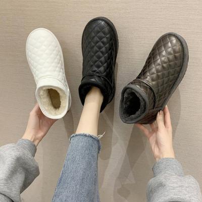 China Cheapest But Best Quality Breathable Winter Yeezy Outdoor Custom Snow Boots Leather Black Furry Boots For Women Girl for sale