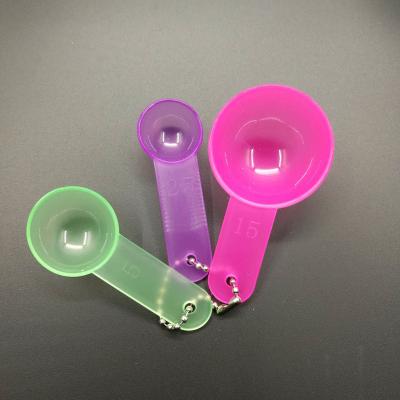 China Eco-friendly Beauty Makeup Tool Powder Spoon With Scale Sub-Pack Powder Measuring Scoop for sale