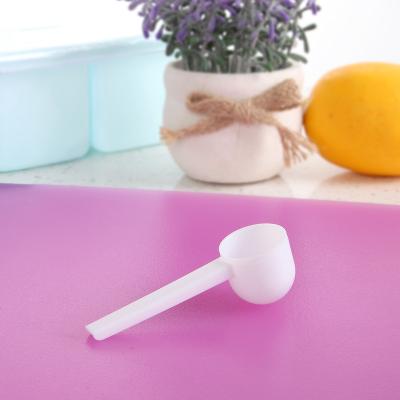 China Plastic Meauring Spoon 5ml 15ml Viable Custom Plastic Disposable Spice Scoop Milk Powder Teaspoon for sale