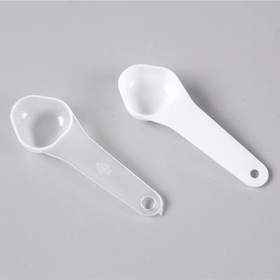 China 1g 2.5ml powder spoon/disposable plastic scoop, milk powder plastic spoon, plastic powder measuring cup for sale