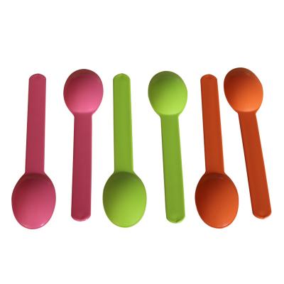 China Sustainable Plastic Spoon Disposable Ice Cream Scoops Cake Desserts Party 100 Pcs Multicolor Pack for sale