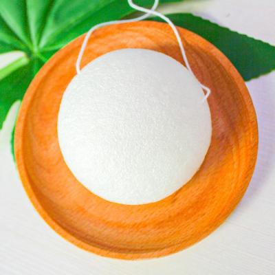 China All Natural Skin Care Konjac Sponge Organic Hemispherical Round Konjac Cleanser Face Sponge Cleaning Tool for sale