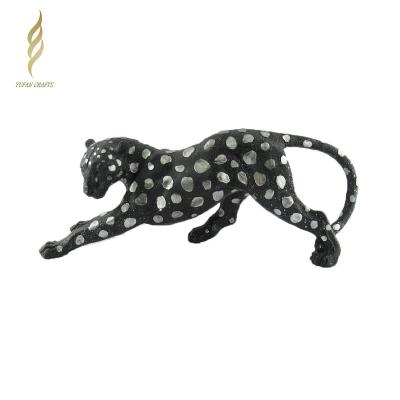 China Europe hot sale high quality home decor crafts leopard sculpture figurines resin animal leopard statue for sale