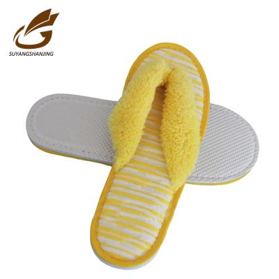 China Indoor Disposable Slippers Plush Light Flip Flop For Lady Slippers for sale