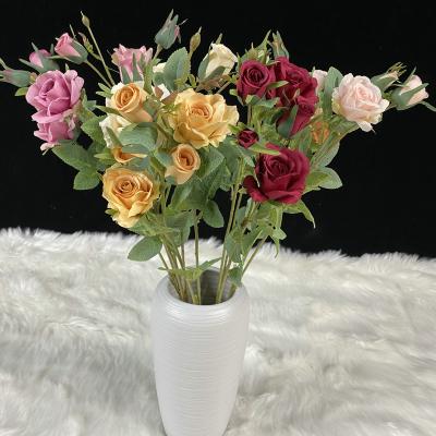 China New Main Wholesale Silk Wedding Flower Arrangement 5 Roses Artificial Flowers for sale