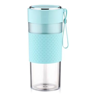 China New Eco-friendly Design Rubber Non-slip Sleeve USB Rechargeable Portable Blender Mini for sale