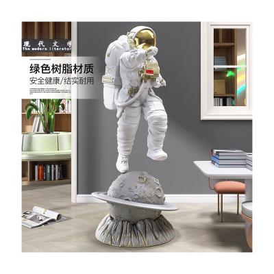 China Europe Top Selling Factory Resin Large Astronaut Decor Living Room Statue Sculpture Shop Interior Decoration For Mall for sale