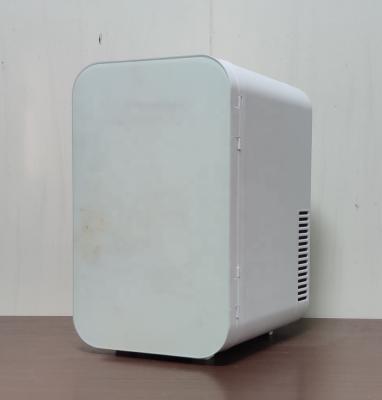 China 12 To 20 Degrees Below Room Temperature 6L Glass Door Refrigerator Car Mini Cosmetic Fridge Make Up Refrigerator for sale