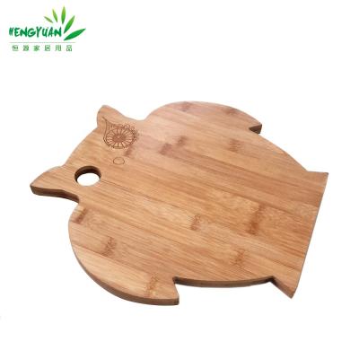 China 2018 Sustainable New Owl Shape Printed Handle Bamboo Cutting Board for sale