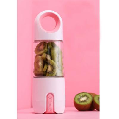 China Protable Juicer Magnetic Design 480ml 800mah USB 4 Sensor Cordless Detachable Plastic Fruit Blender Juicer for sale