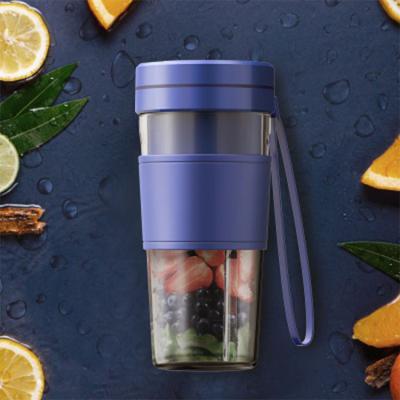 China Easy Operate Double Click 800mah 4 Blades 350ml Open Fruit Blender Portable Waterproof Magnetic Charging Blender Juicer for sale