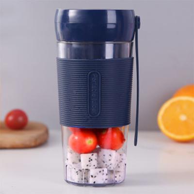 China Easy Operate 420ml Portable Colorful 304 Plastic 4 Blades Magnetic Loading PP Hand Blender Juicers Eggnog With Rotating Speed for sale