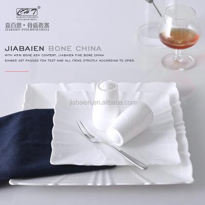 China Sustainable White Bone China Square Italian Dinner Sets With High Quality for sale